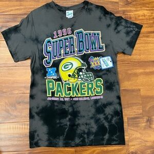Size Medium Super Bowl Foot ball Vintage shirt
